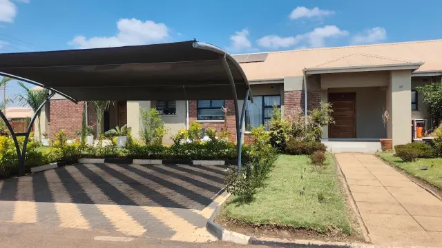 Townhouse/Complex/Cluster to Rent