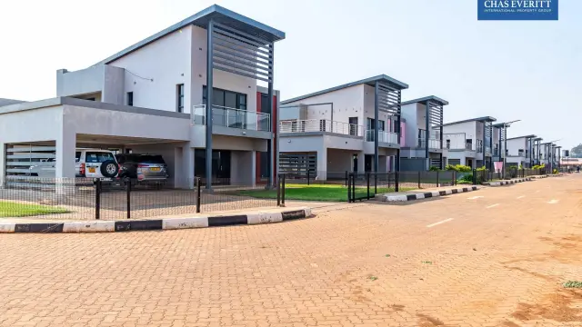 Townhouse/Complex/Cluster to Rent
