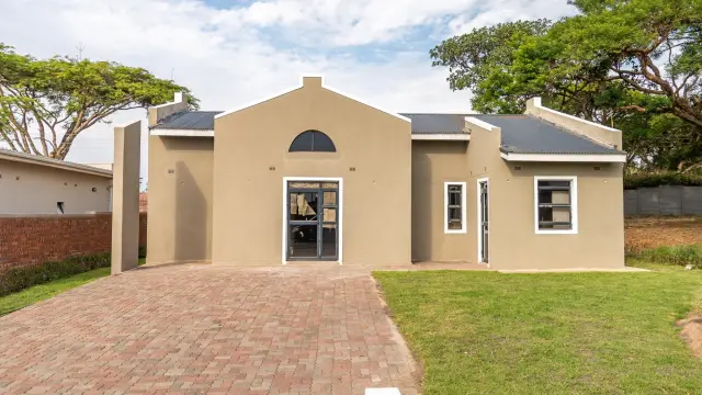 Townhouse/Complex/Cluster for Sale