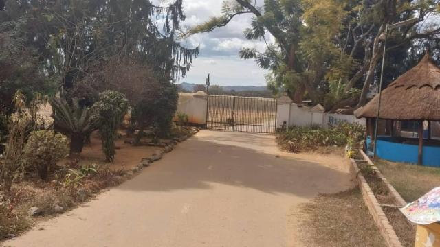 Stand for Sale in Glen Lorne