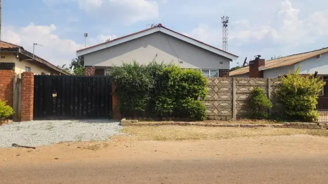 3 Bedroom House to Rent in Mufakose