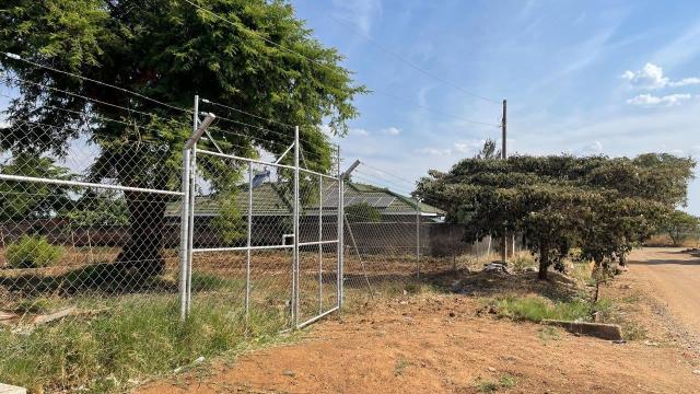 Stand for Sale in Bluff Hill