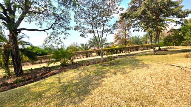 Stand for Sale in Waterfalls