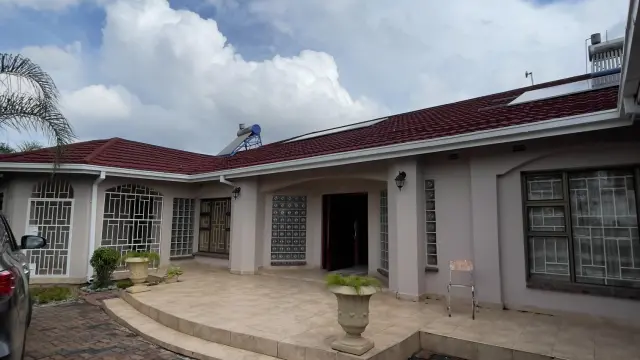 3 Bedroom House to Rent in Milton Park