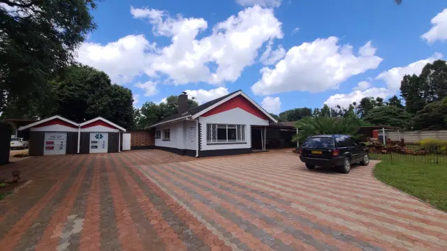 3 Bedroom House to Rent in Greendale North