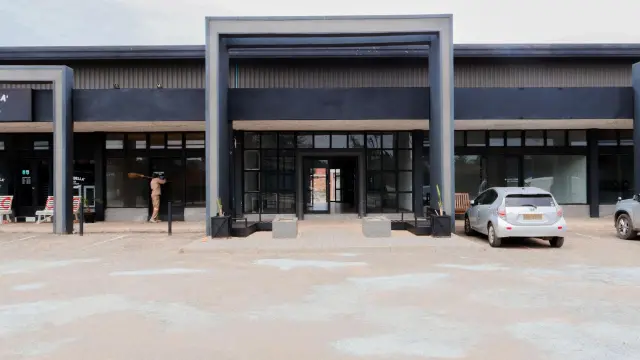 Retail/Shop to Rent in Greendale