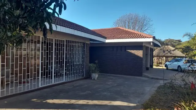 5 Bedroom House to Rent in Upper Hillside