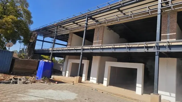 Retail/Shop to Rent in Borrowdale