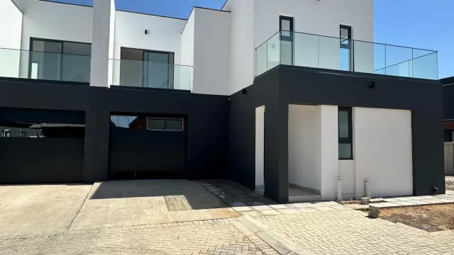 Townhouse/Cluster to Rent in Borrowdale West