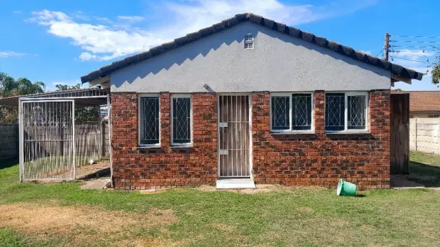 2 Bedroom Cottage/Garden Flat to Rent in Msasa Park