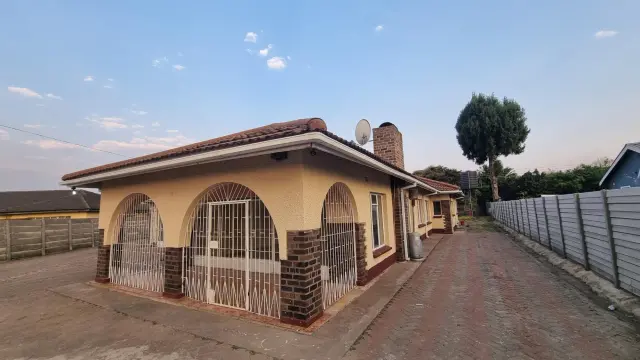 5 Bedroom House to Rent in Marlborough