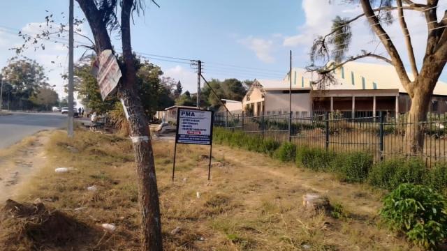 Stand for Sale in Glen Lorne