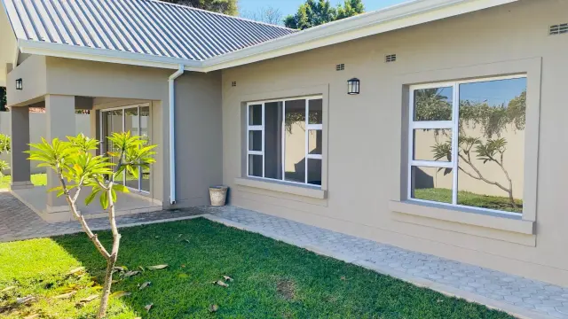 Townhouse/Cluster to Rent in Newlands