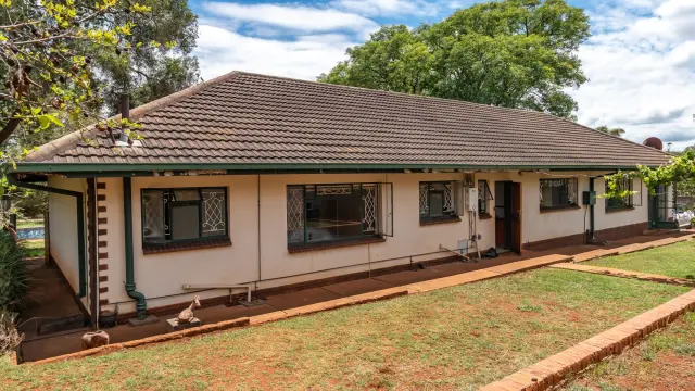 4 Bedroom House to Rent in Borrowdale
