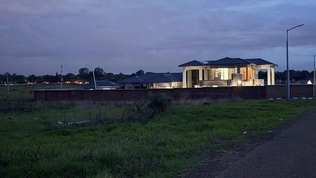 Stand for Sale in Mount Pleasant