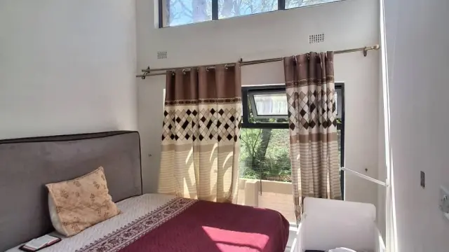 Townhouse/Cluster to Rent in Newlands