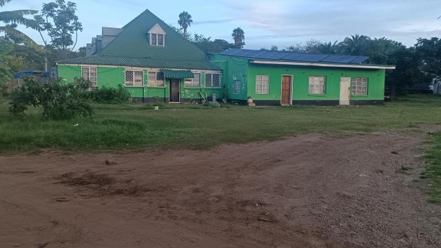 Stand for Sale in Greendale