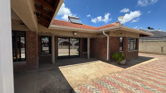 4 Bedroom House to Rent in Bluff Hill