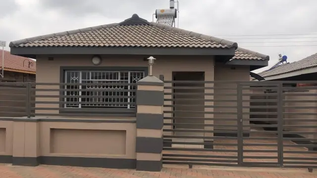 3 Bedroom House to Rent in Aspindale Park