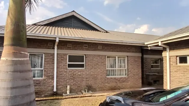 Townhouse/Cluster to Rent in Newlands