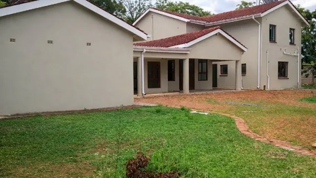 House to Rent in Greystone Park