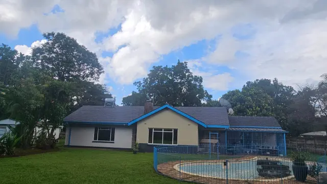 4 Bedroom House to Rent in Northwood