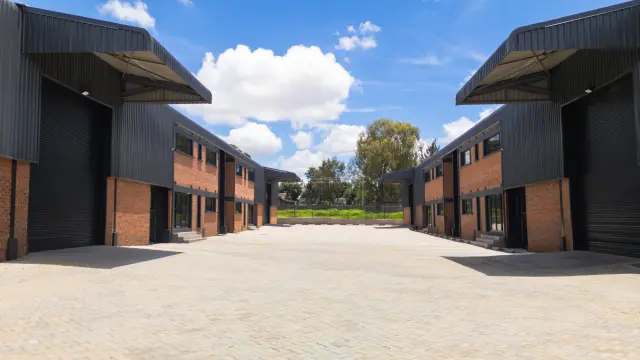 Warehouse/Industrial to Rent in Hatfield