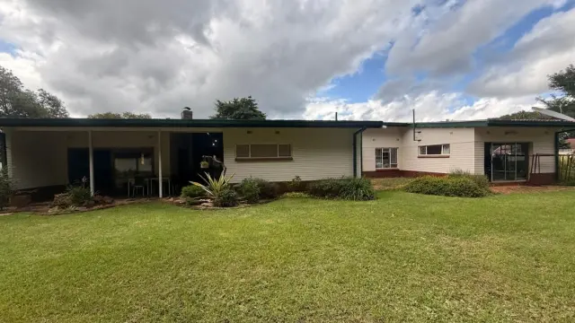 Office to Rent in Alexandra Park