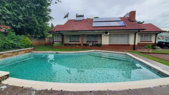 5 Bedroom House to Rent in Hillside