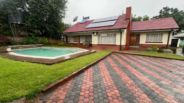 5 Bedroom House to Rent in Upper Hillside