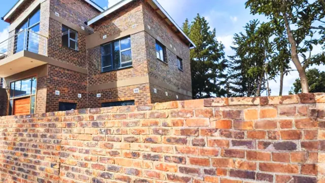 6 Bedroom House to Rent in Newlands