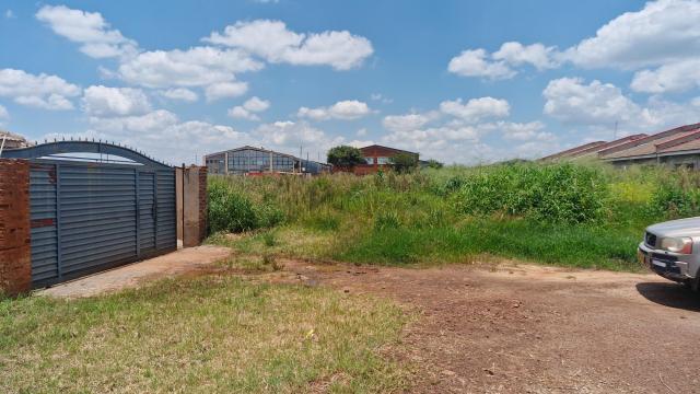 Stand for Sale in Sandton Park