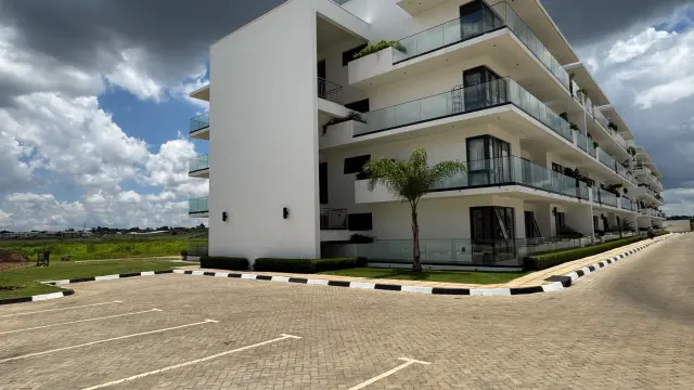 Flat/Apartment to Rent in Borrowdale West