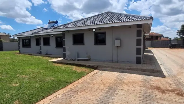 4 Bedroom House to Rent in Mount Pleasant Heights