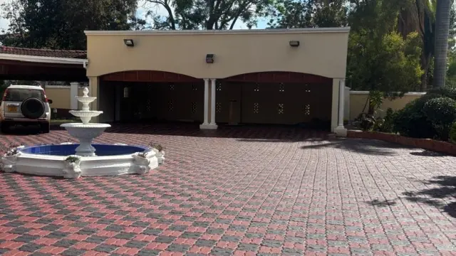 9 Bedroom House to Rent in Greystone Park