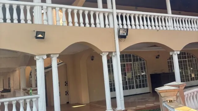 9 Bedroom House to Rent in Greystone Park