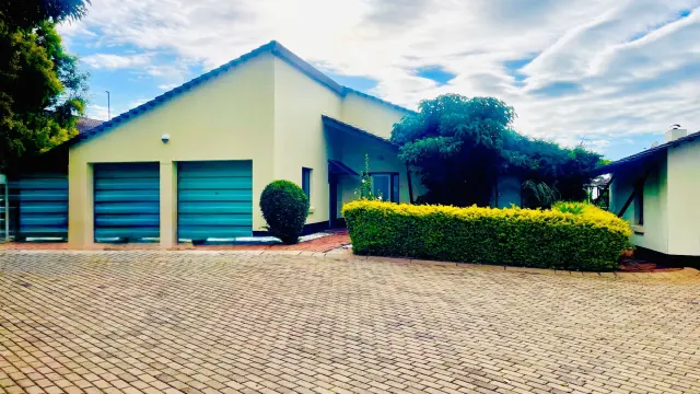 Flat/Apartment to Rent in Borrowdale Brooke