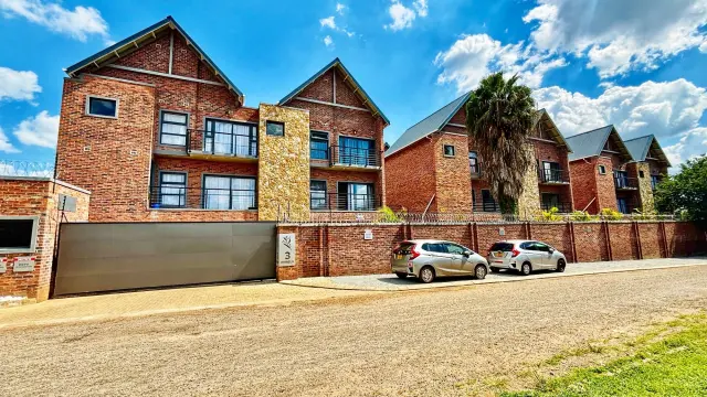 Townhouse/Cluster to Rent in Avondale