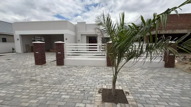 4 Bedroom House to Rent in Arlington