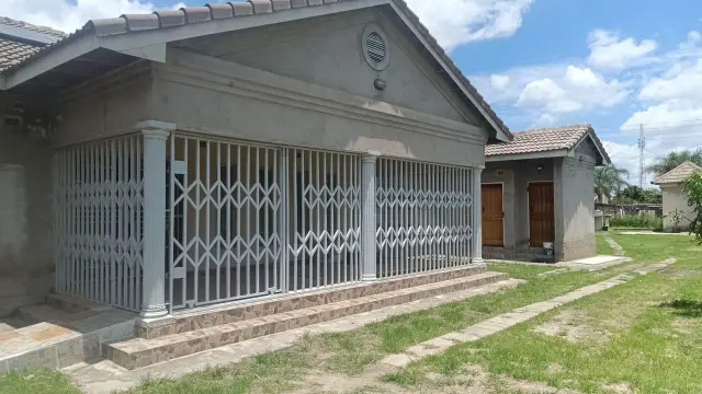 3 Bedroom House to Rent in Waterfalls