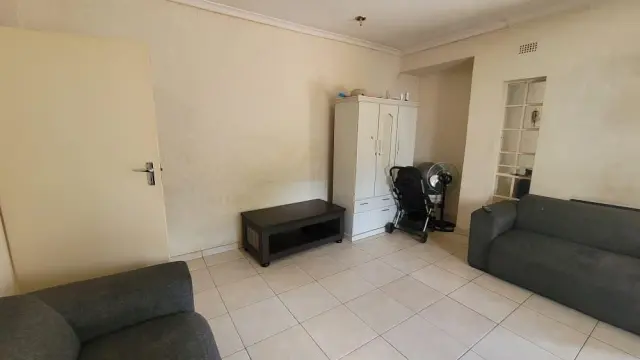 Cottage/Garden Flat to Rent in Greystone Park