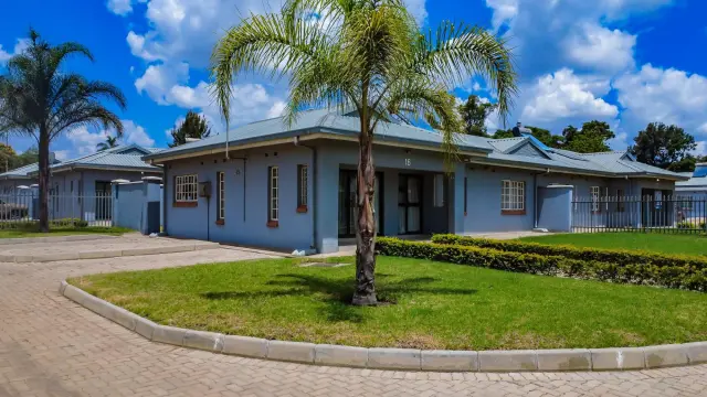 Townhouse/Cluster to Rent in Parktown