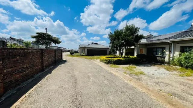 Cottage/Garden Flat for Sale