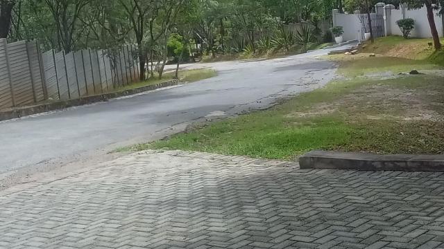 Stand for Sale in Glen Lorne