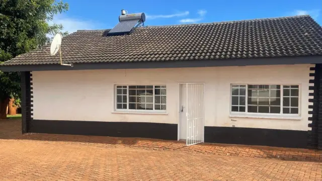 2 Bedroom Cottage/Garden Flat to Rent in Greendale