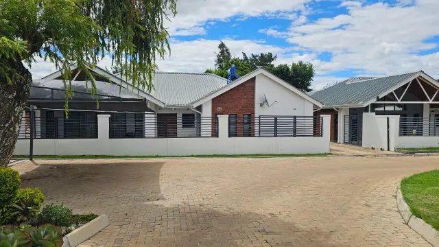 Townhouse/Cluster to Rent in Marlborough