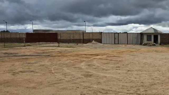 Industrial Stand to Rent