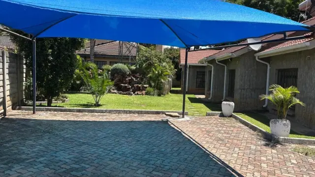 4 Bedroom House to Rent in Greendale North