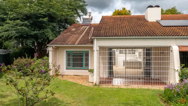 2 Bedroom Cottage/Garden Flat to Rent in Borrowdale