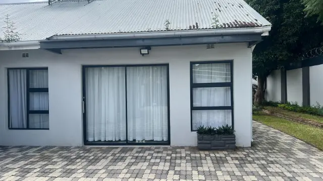 1 Bedroom House to Rent in Braeside